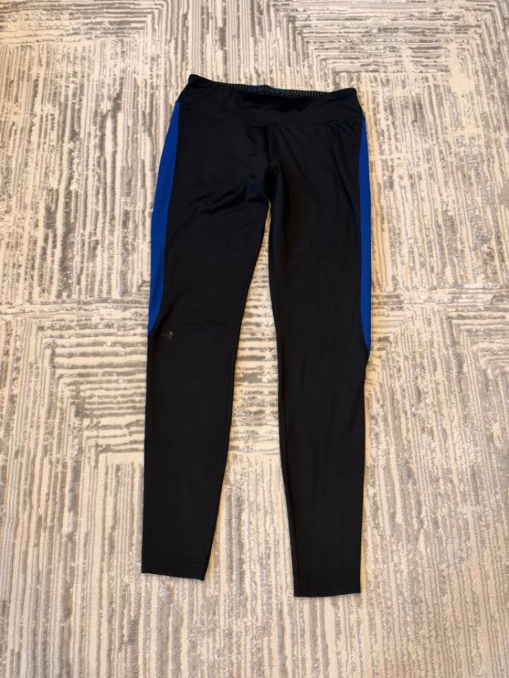 Under Armour women's small black/blue Coldgear leggings